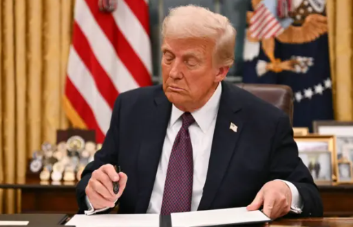 عاجل| ترامب يتراجع ويأمر بتأجيل استهداف منشآت الطاقة في إيران